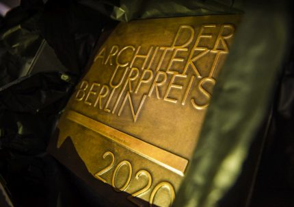 05.11.2021 Preisverleihung des Architekturpreis Berlin in der der Bildgiesserei Noack und in dem Restaurant Bar Brass. © Oliver Wolff